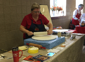 Eva-Nansen-March-2019-Lefse-Demo--Kay.gif